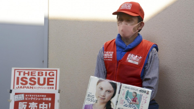 Homeless squeezed as coronavirus hits sales of "The Big Issue"
