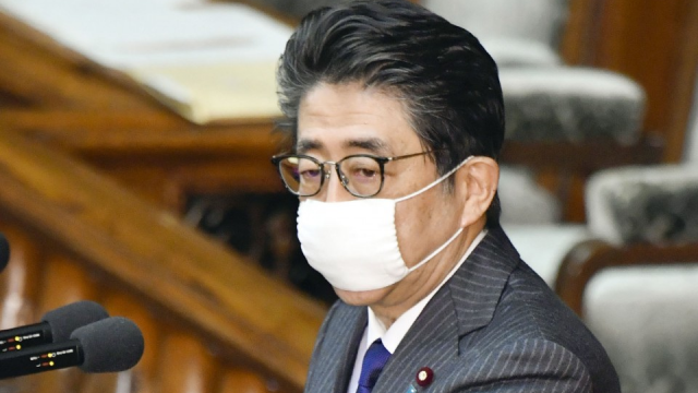 Japan mulls 100 bil. yen investment in large firms hit by virus impact