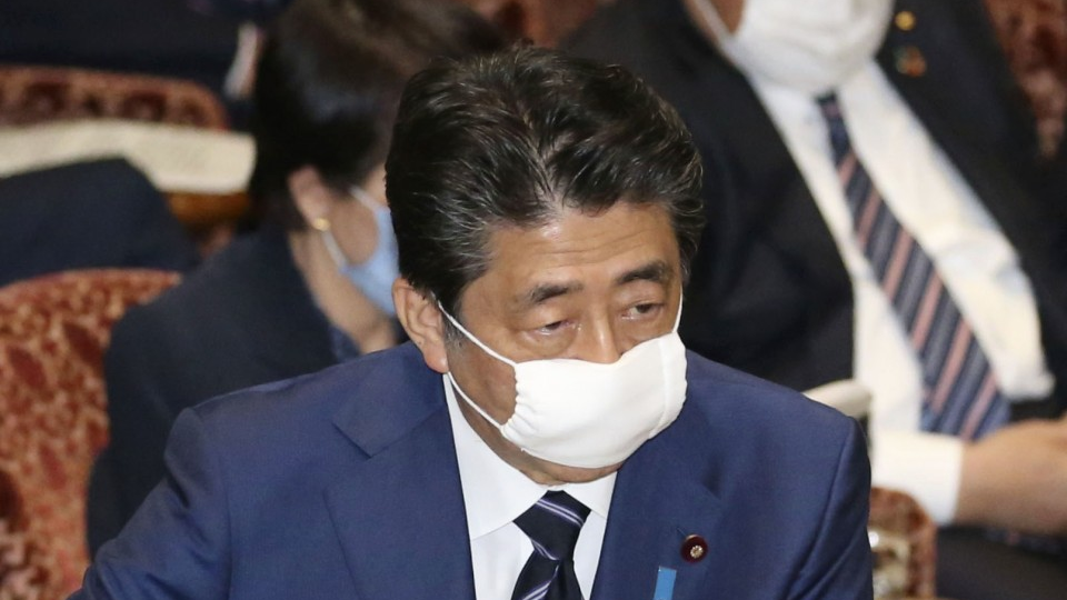 Japan to give cloth face masks to 50 mil. households to fight virus