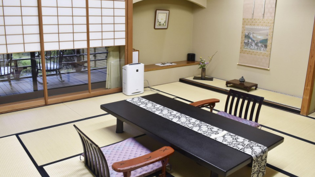 Japanese ryokan, eateries use ingenuity in overcoming virus hardships